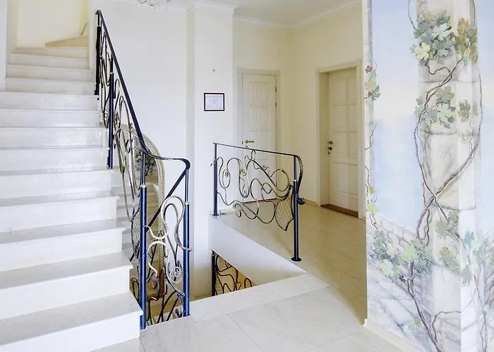 Pearl Mini-hotel Hotel