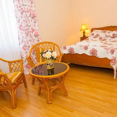 Pearl Mini-hotel 3* Одеса