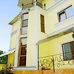 Hotel Pearl Mini-hotel 3*