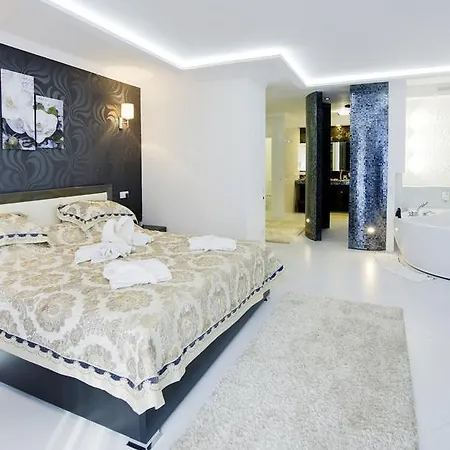 Pearl Mini-hotel מלון אודסה